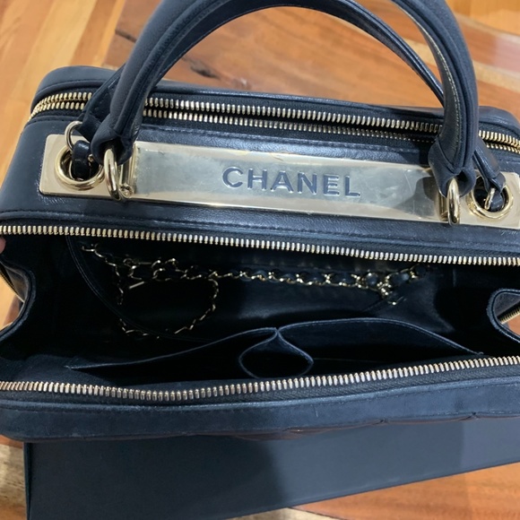 CHANEL Lambskin Quilted Trendy CC Bowling Bag Black Gold Hardware classic - Picture 14 of 16